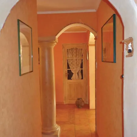 Amazing In St-privat-des-vieux Casa de Férias
