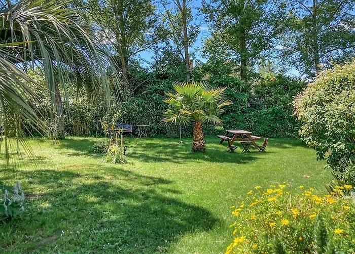 Amazing In St-privat-des-vieux Feriehus