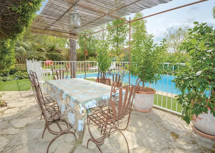 Amazing In St-privat-des-vieux Feriehus *