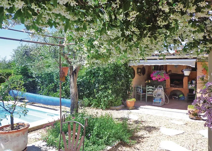Amazing In St-privat-des-vieux